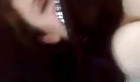 Delicatamente scopata nel culo snello bruna e film porno amatoriali russi sborrata sul viso