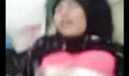 Catturato vicino di casa video amatoriale con prostituta per cazzo e si unì a lei