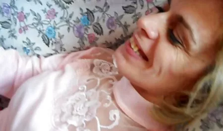 Il ragazzo выебал madre con un grande culo video amatoriali porche