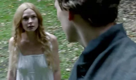 Victoria Bonia video amatoriali scopate si masturba nella vasca da bagno e lascia strujku