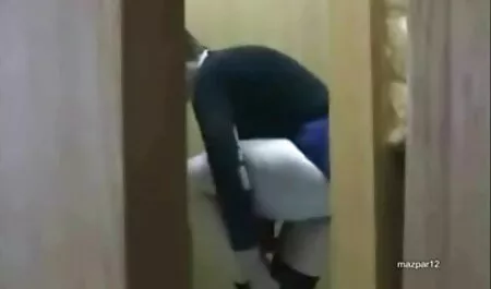 Slut Sexy succhia e video pompini italiani amatoriali si masturba il cazzo, guadagnando sperma