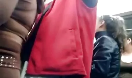 Il ragazzo tira fuori la sua dolce ragazza con небритой figa video pono amatoriale