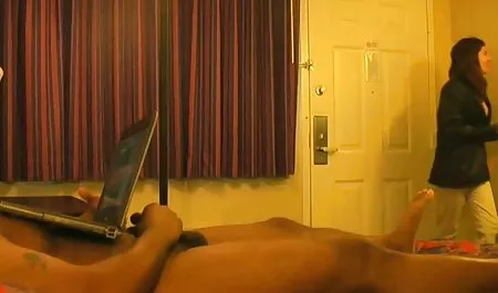 Bianco il ragazzo teso sportivo 。 video pono amatoriale