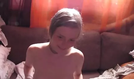 Il video amatoriali donne mature ragazzo porta una ragazza a casa