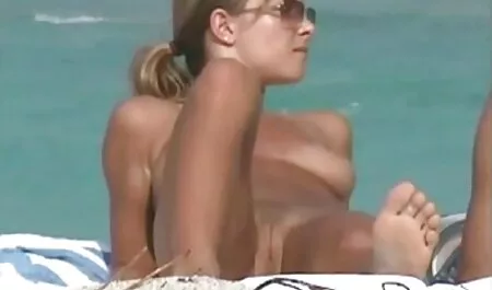 Massaggio erotico con la massaggiatrice e sua video pono amatoriali figlia